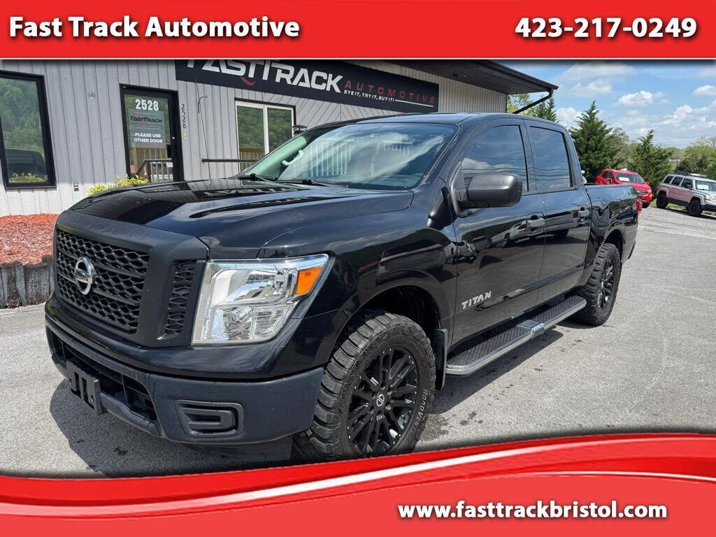 2017 NISSAN Titan