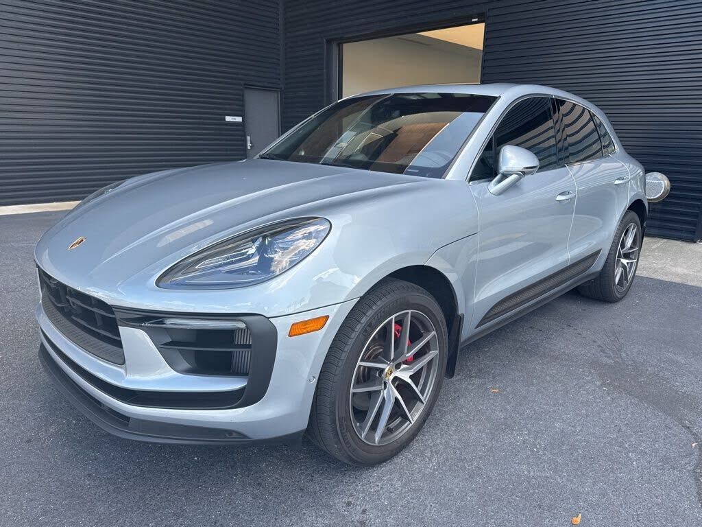 2023 PORSCHE Macan