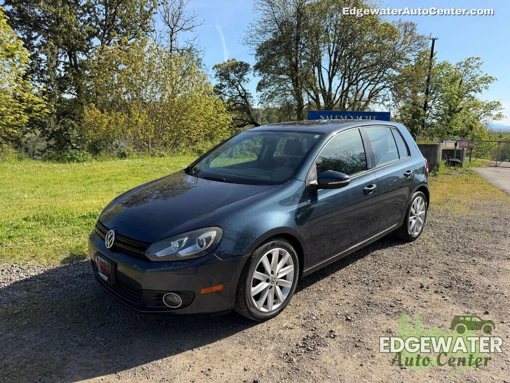 2011 VOLKSWAGEN Golf