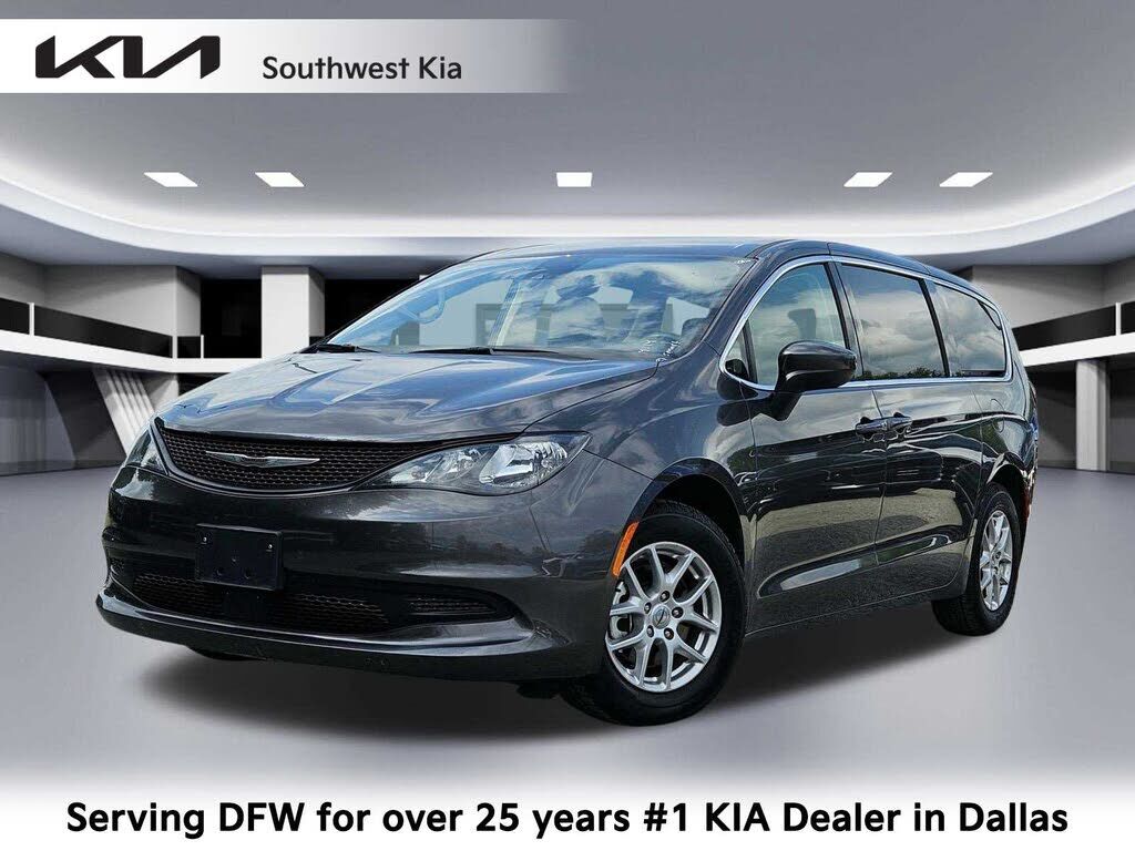 2023 CHRYSLER Voyager