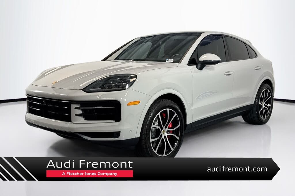 2024 PORSCHE Cayenne