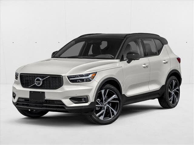 2021 VOLVO XC40