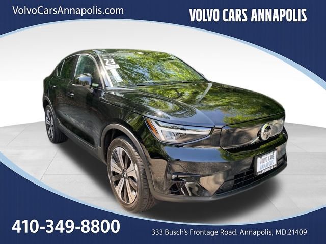2023 VOLVO C40