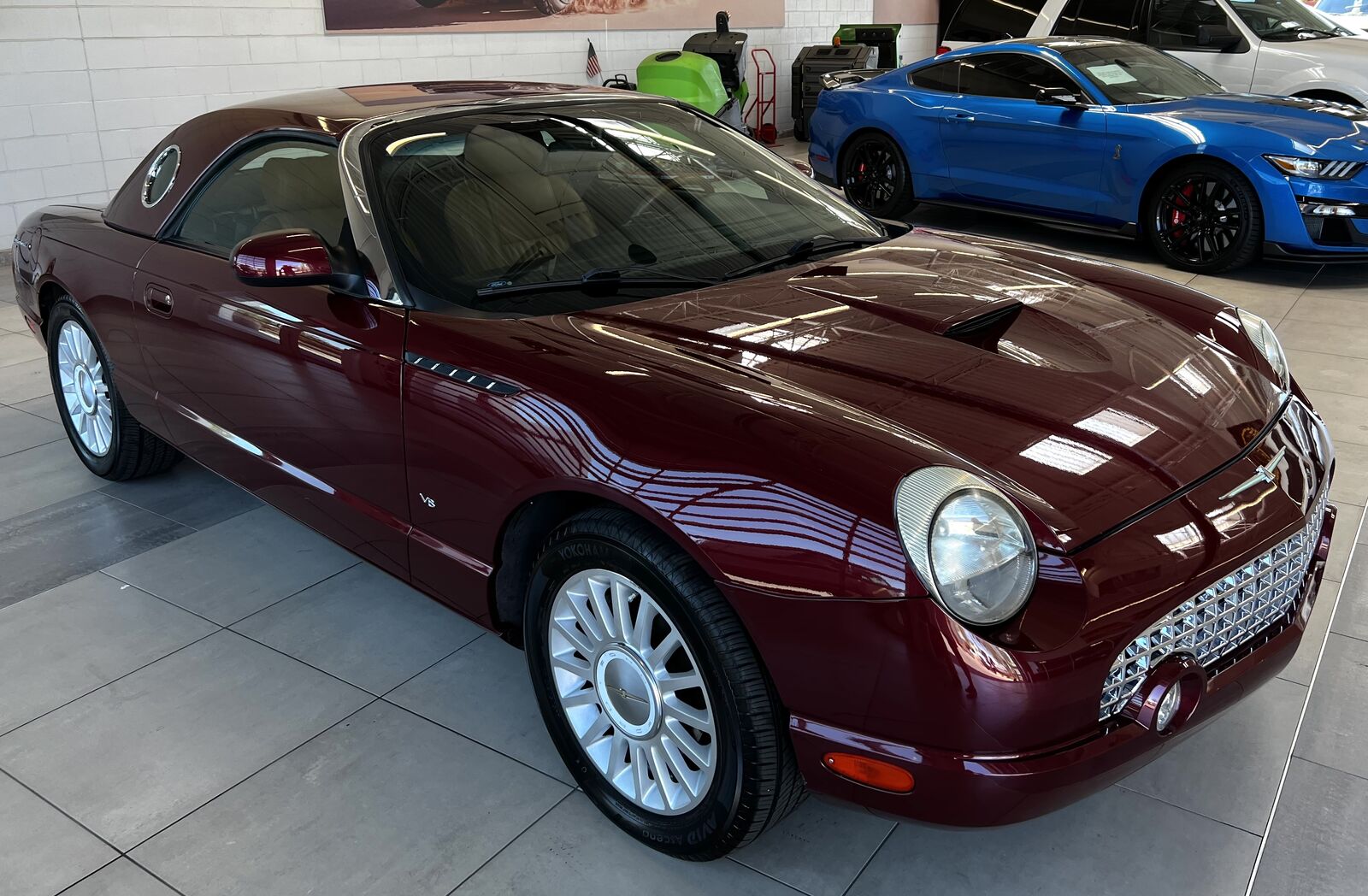 2004 FORD Thunderbird