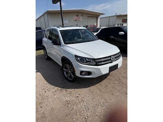 2017 VOLKSWAGEN Tiguan