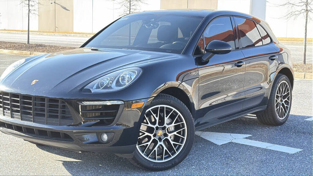 2017 PORSCHE Macan