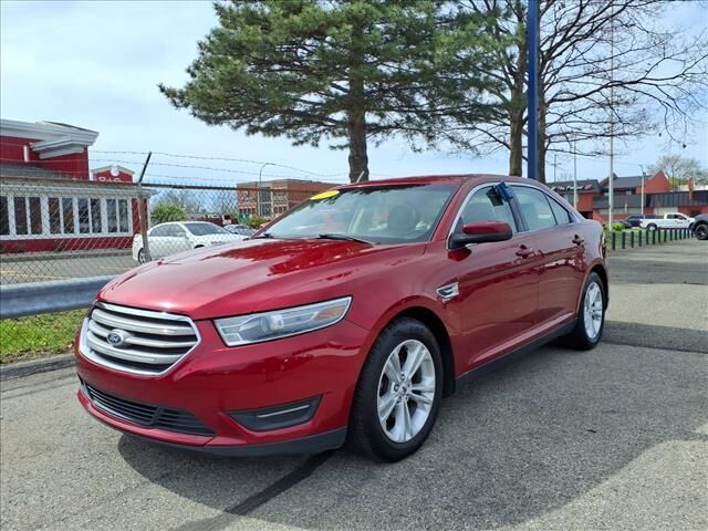 2013 FORD Taurus