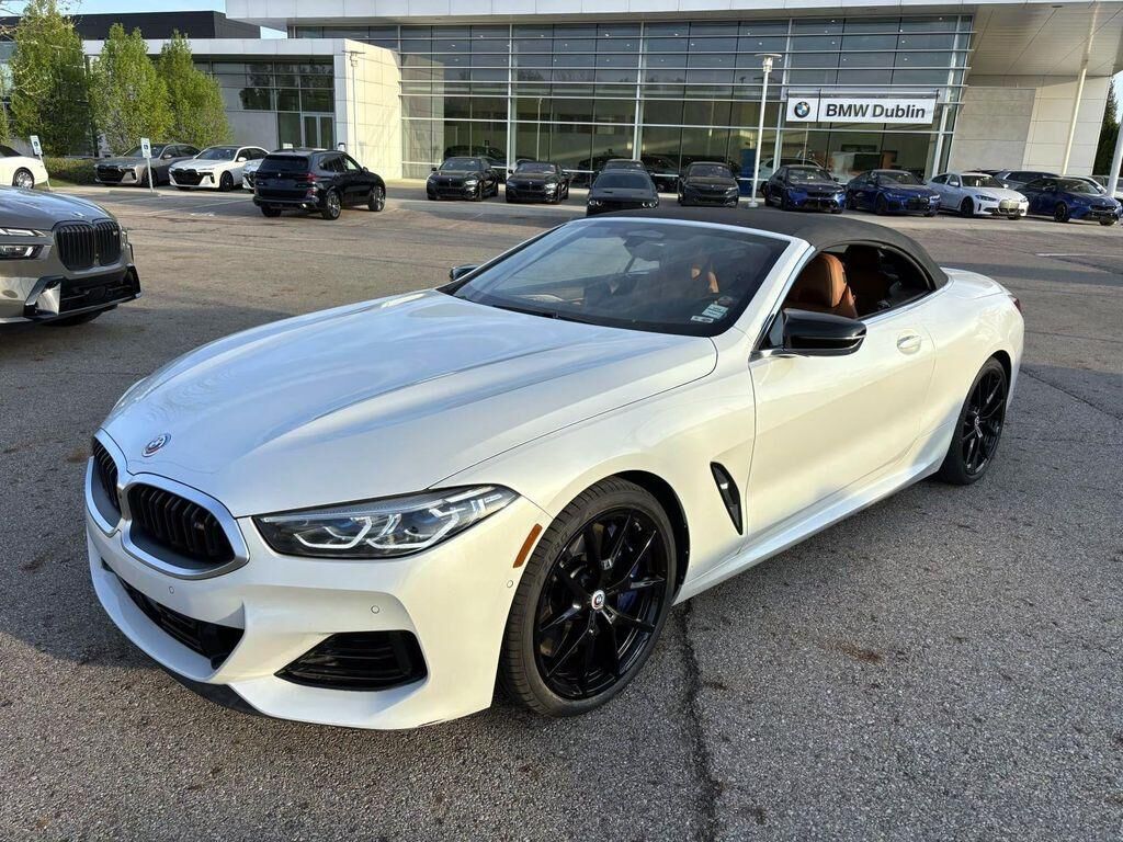 2023 BMW M8