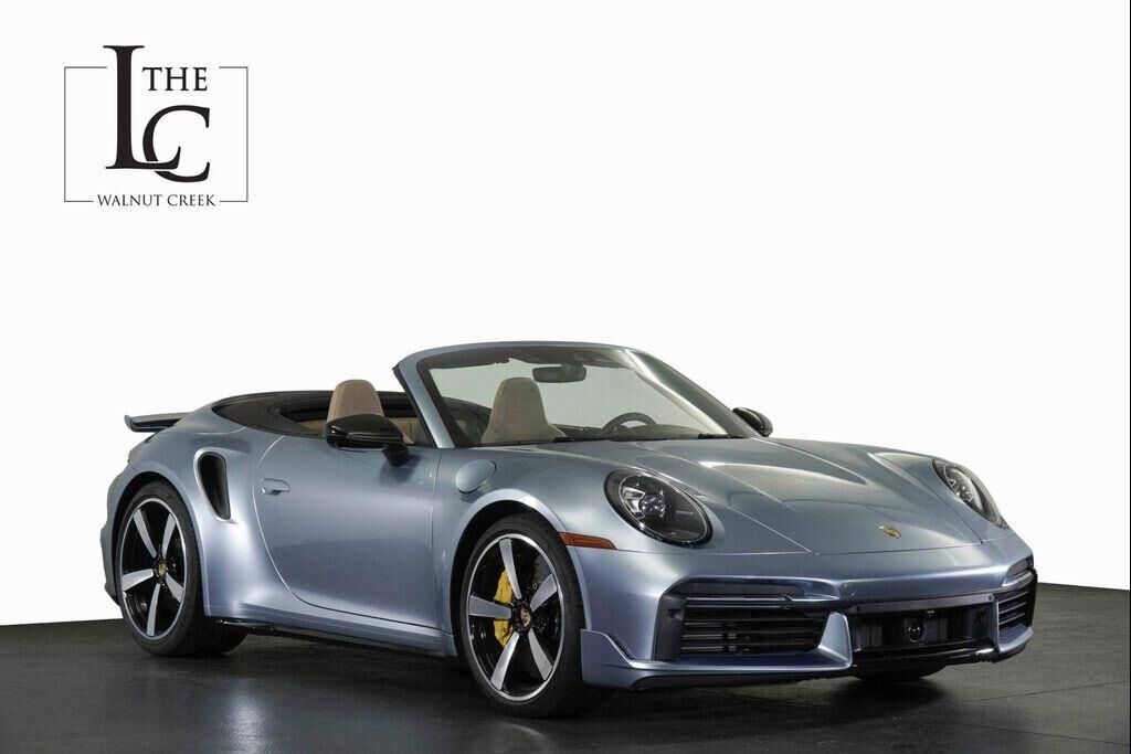 2025 PORSCHE 911