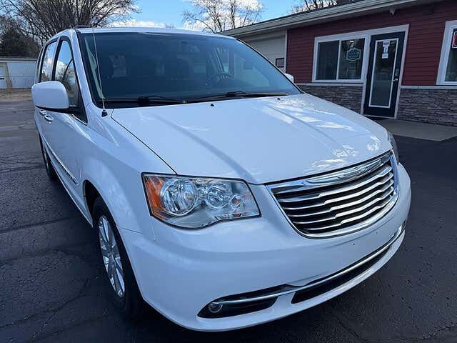 2016 CHRYSLER Town and Country