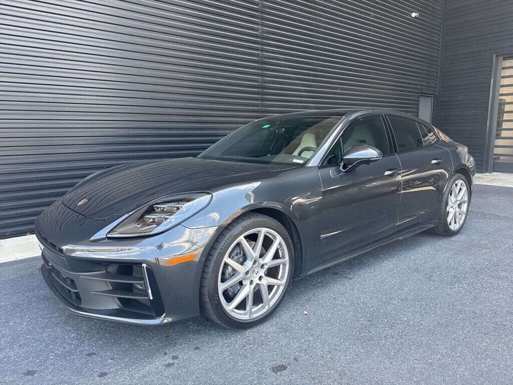 2024 PORSCHE Panamera