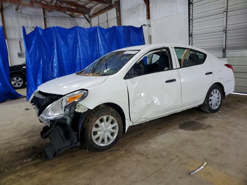 2017 NISSAN Versa