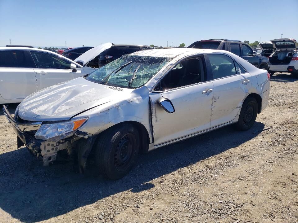 2013 TOYOTA Camry