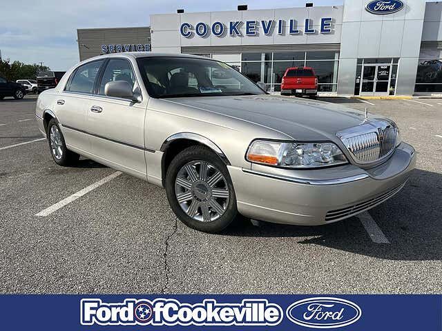 2004 LINCOLN Town Car