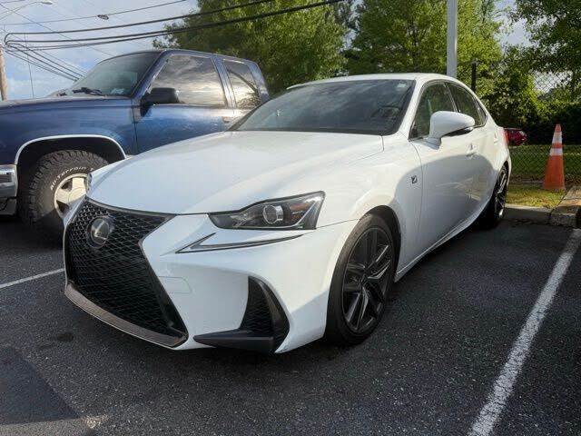 2019 LEXUS IS