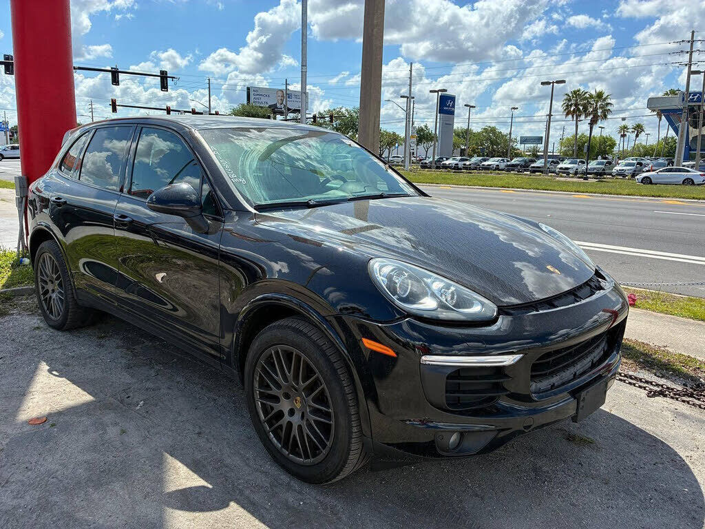 2017 PORSCHE Cayenne