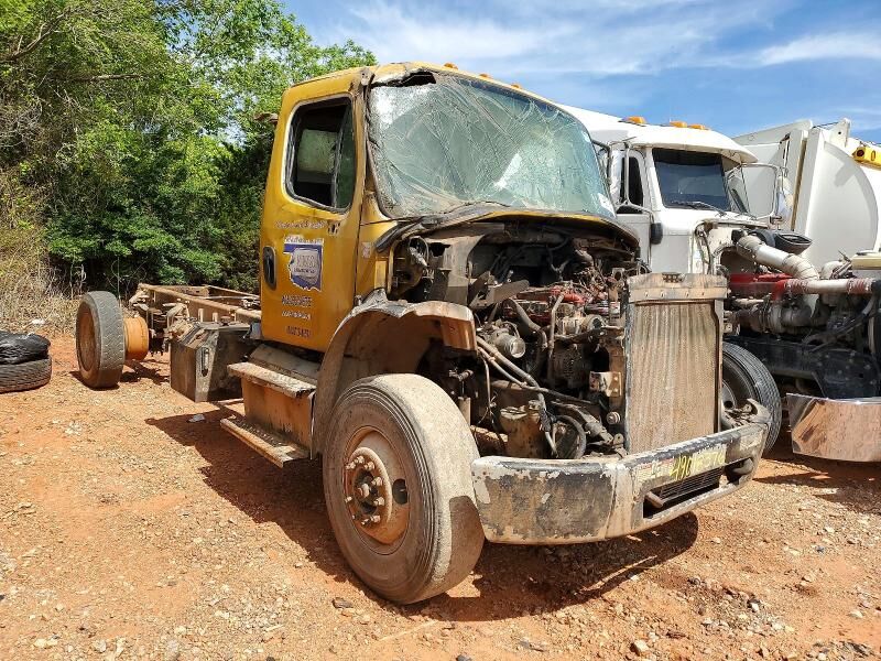 2016 FREIGHTLINER M2
