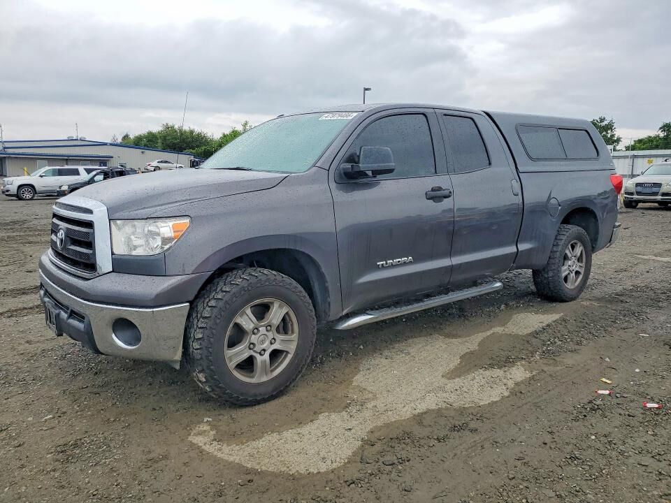 2011 TOYOTA Tundra