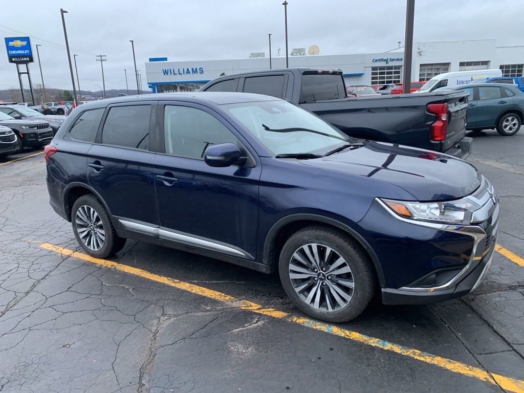 2020 MITSUBISHI Outlander