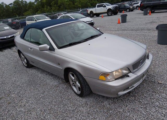 2002 VOLVO C70