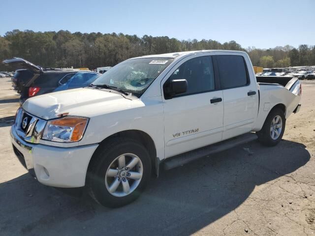 2014 NISSAN Titan