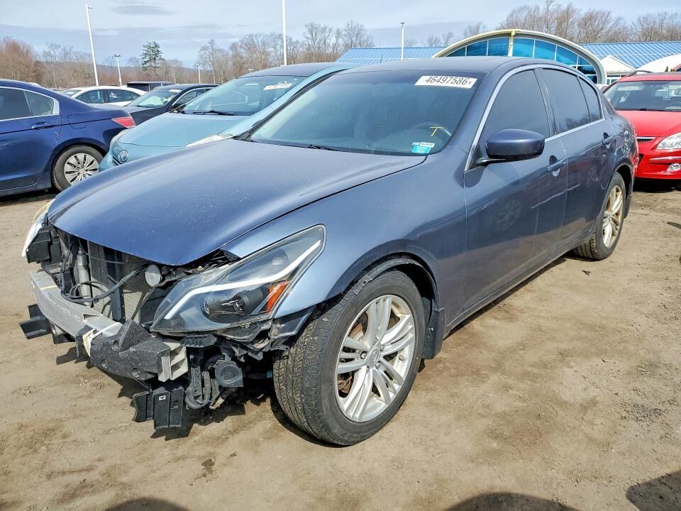 2013 INFINITI G37