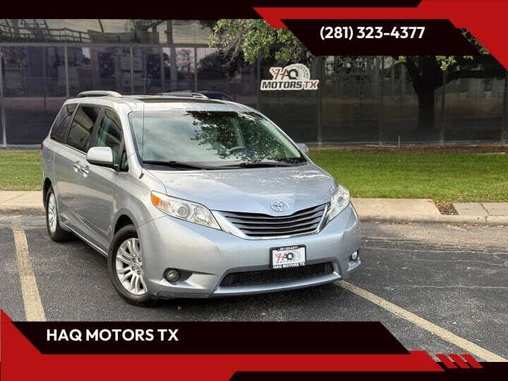 2013 TOYOTA Sienna