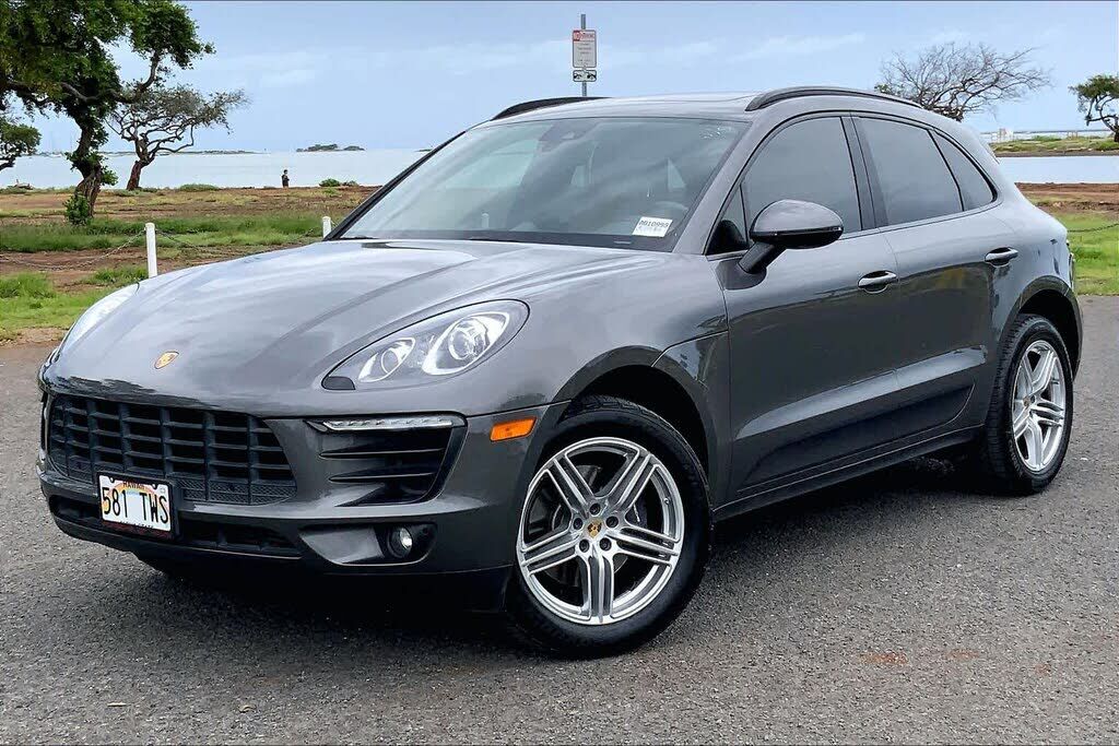 2018 PORSCHE Macan