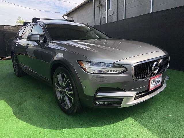 2017 VOLVO V90CC