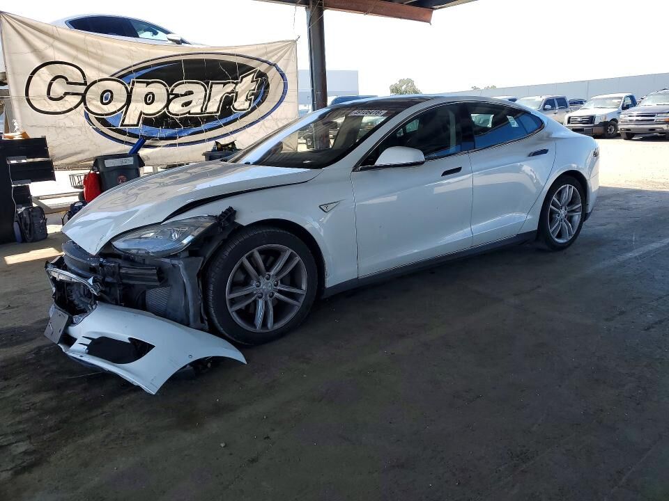2015 TESLA Model S