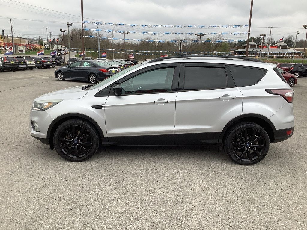 2017 FORD Escape
