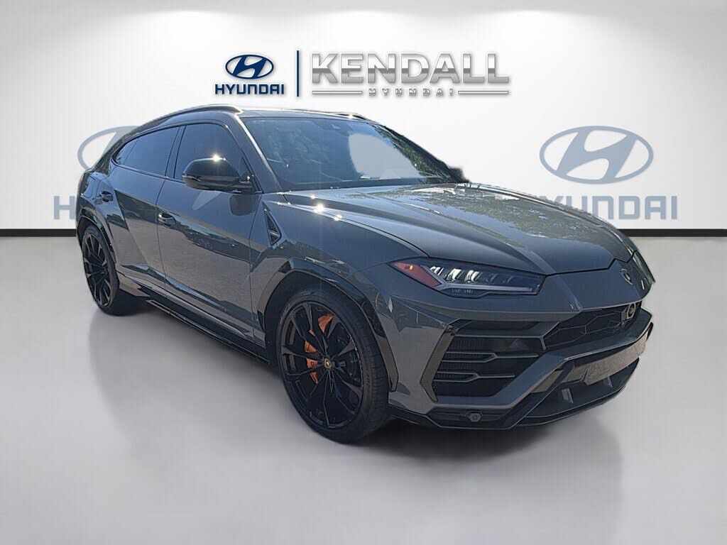 2021 LAMBORGHINI URUS