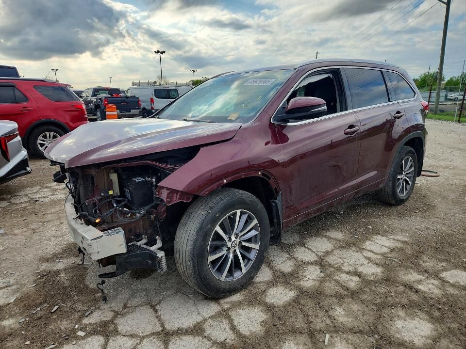 2017 TOYOTA Highlander