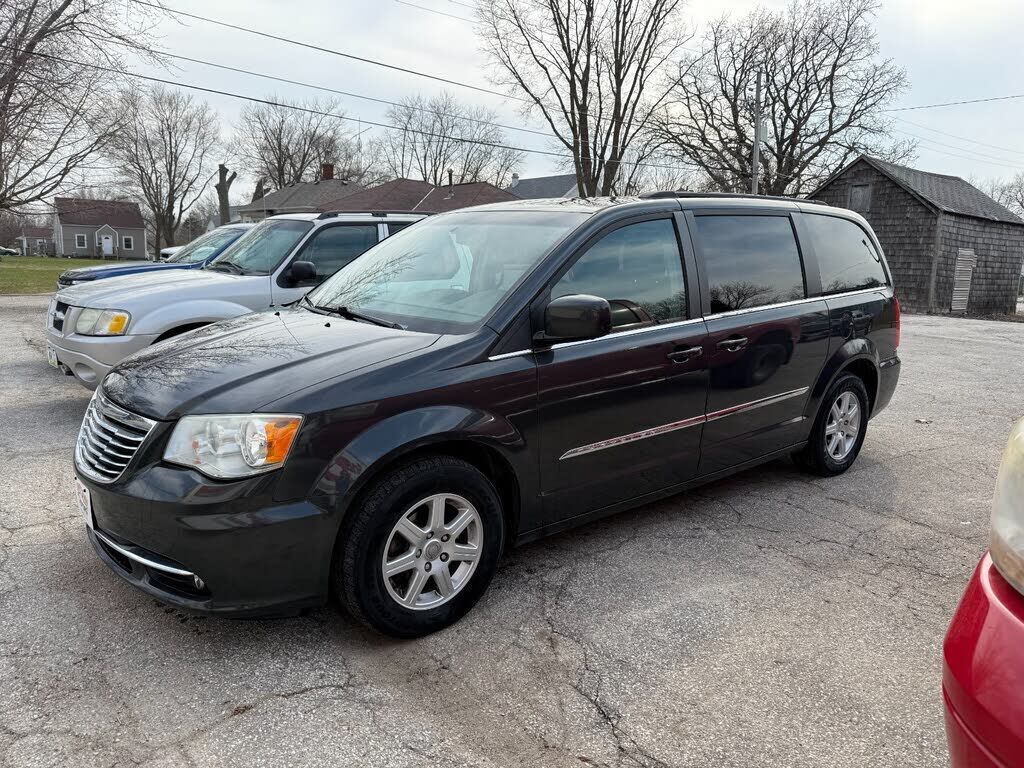 2012 CHRYSLER Town and Country