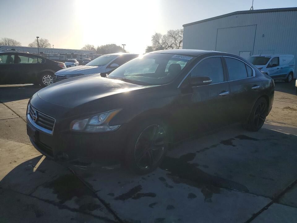 2014 NISSAN Maxima