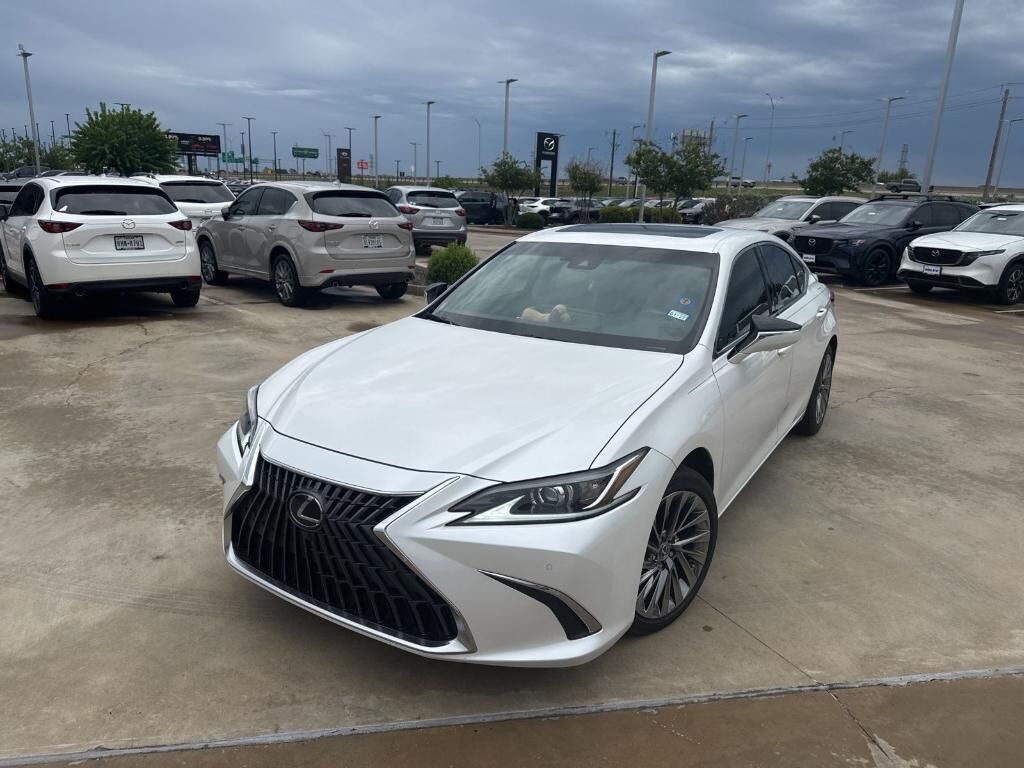 2024 LEXUS ES