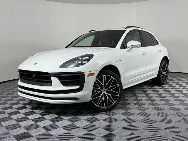 2026 PORSCHE Macan