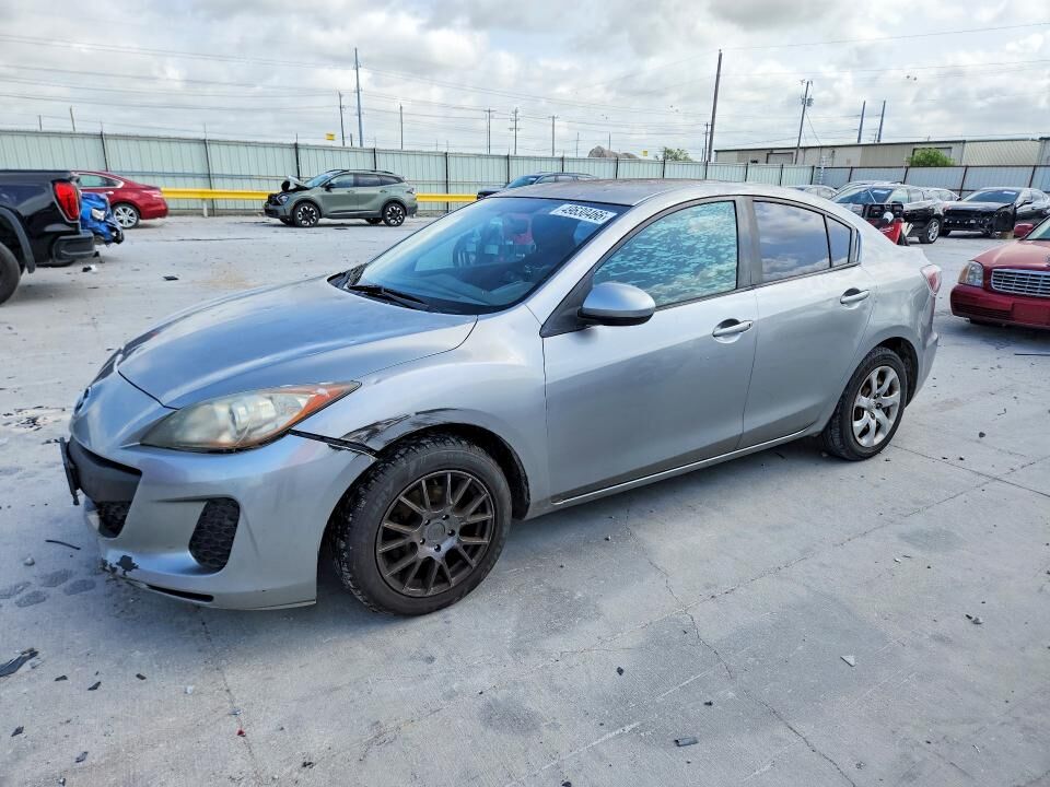 2013 MAZDA Mazda3