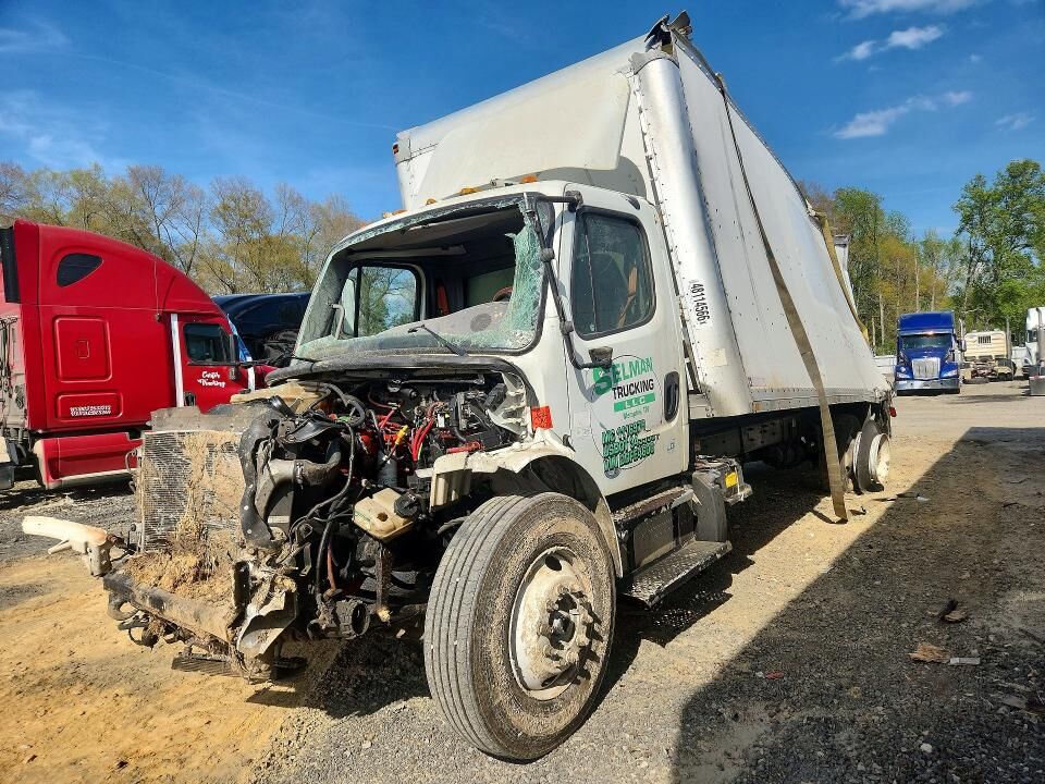 2013 FREIGHTLINER M2