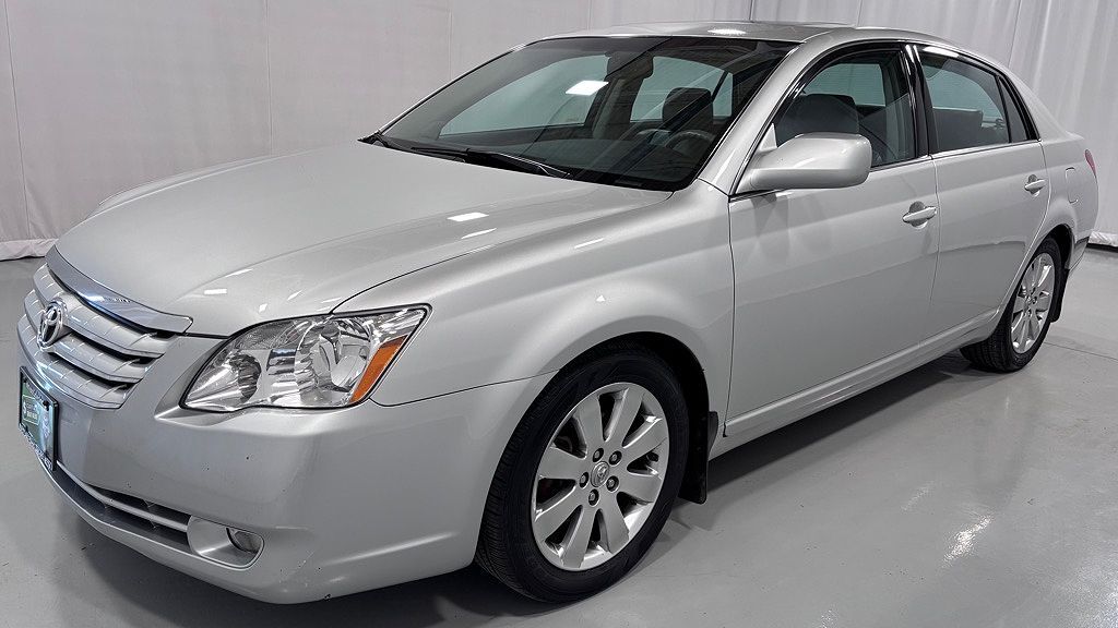 2005 TOYOTA Avalon