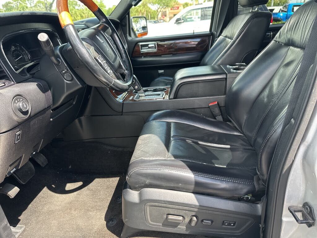 2017 LINCOLN Navigator