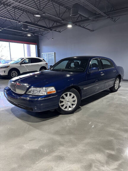 2010 LINCOLN Town Car