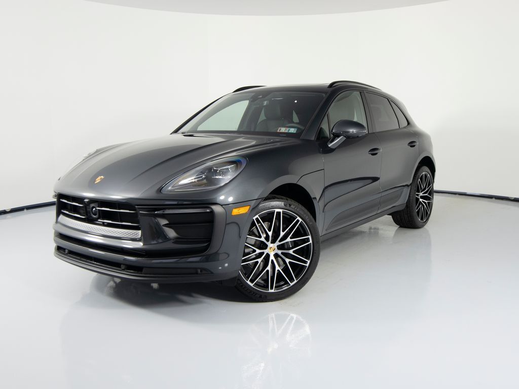 2026 PORSCHE Macan