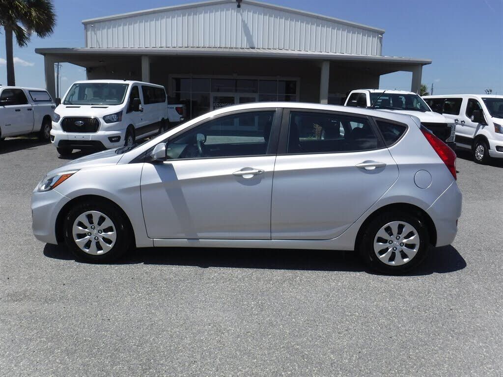 2017 HYUNDAI Accent