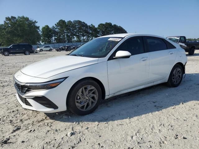 2024 HYUNDAI Elantra