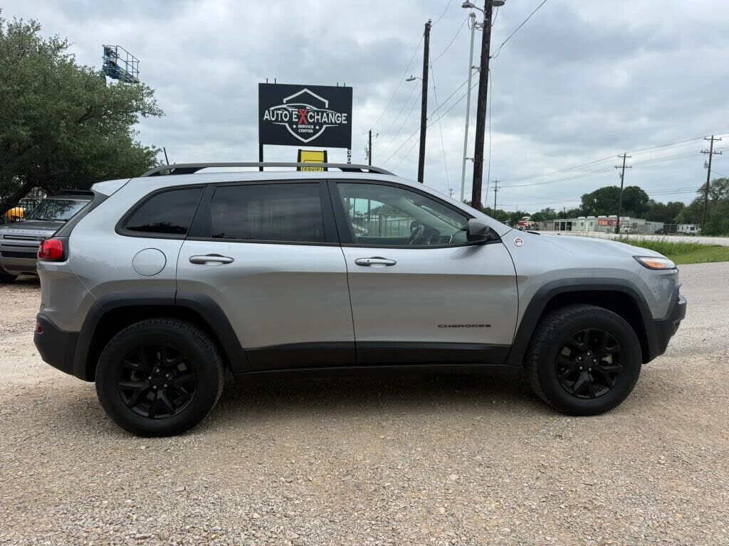 2017 JEEP Cherokee