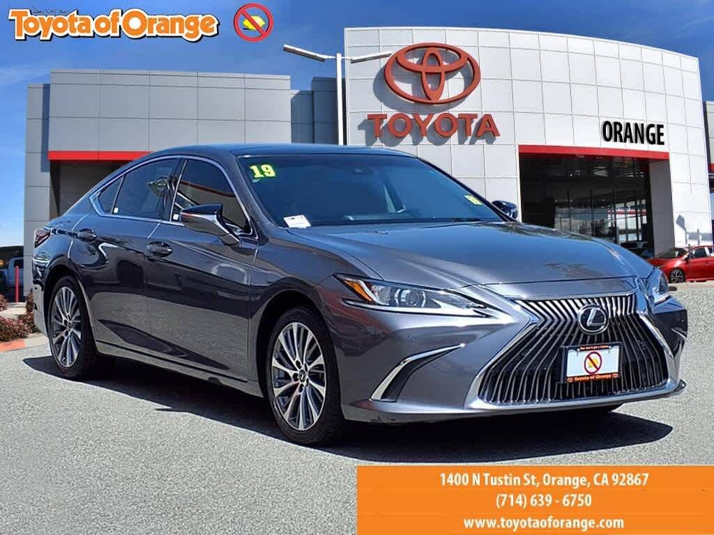 2019 LEXUS ES