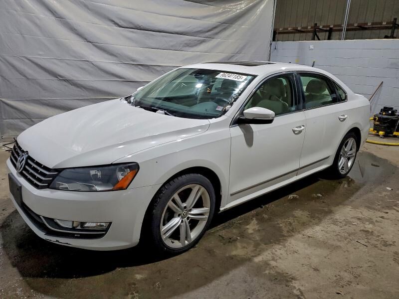 2013 VOLKSWAGEN Passat