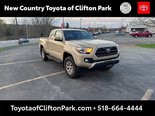 2017 TOYOTA Tacoma