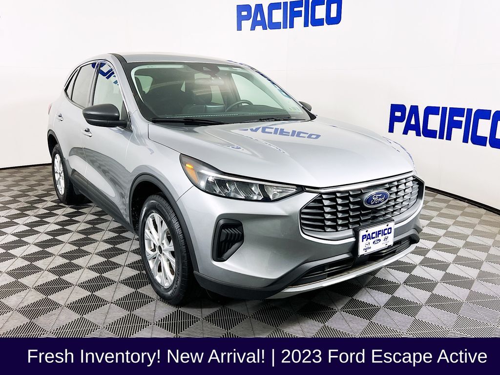 2023 FORD Escape